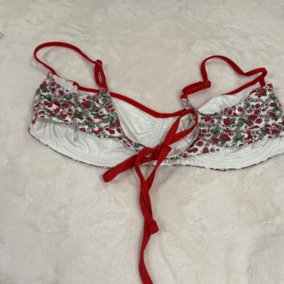 Frankie's Bikinis Red and White Floral Bikini Top - Picture 6 of 7